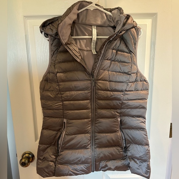lululemon athletica Jackets & Blazers - Lululemon Brave The Cold Vest 10